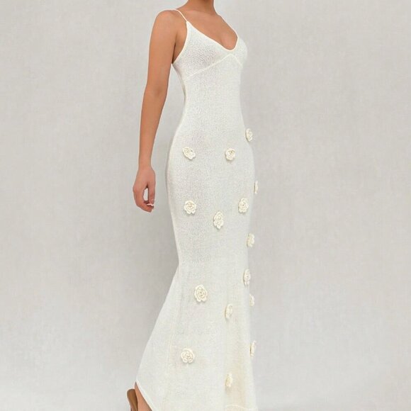 Beige Elegant Women's Backless Knit Dress With Tailored Flowers - Picture 3 of 5